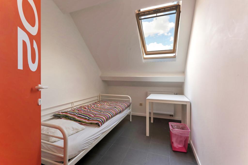 Brussels Hello Hostel Koekelberg Экстерьер фото