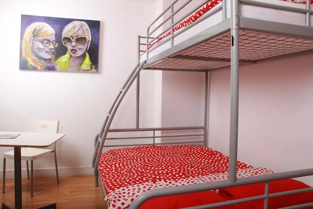 Brussels Hello Hostel Koekelberg Экстерьер фото